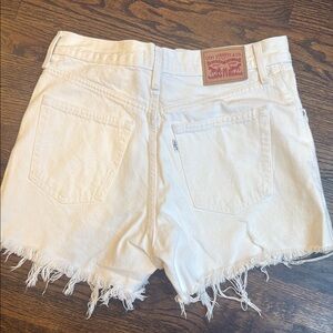 Levi's High Rise White Denim Women Shorts Size 28